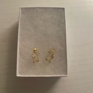 Gold shooting star earrings. Never worn!!